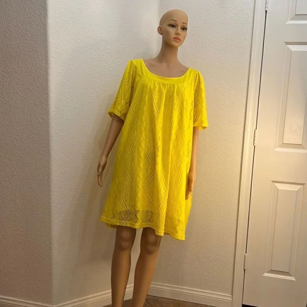 Roman’s Size 2X Yellow Floral Lace Dress Tunic  Scoop Neck Short Sleeve Summer